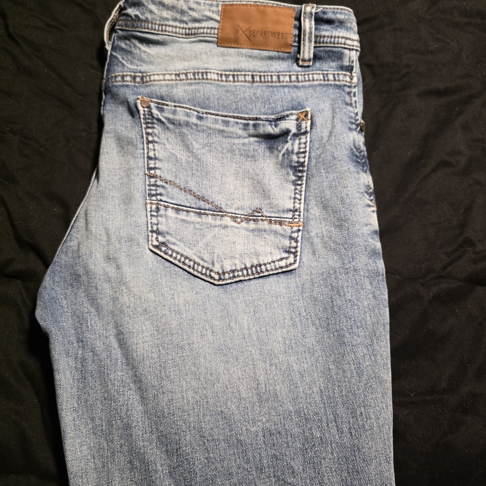 Departwest Buckle Brand Men's Classic Light Blue Straight Jeans